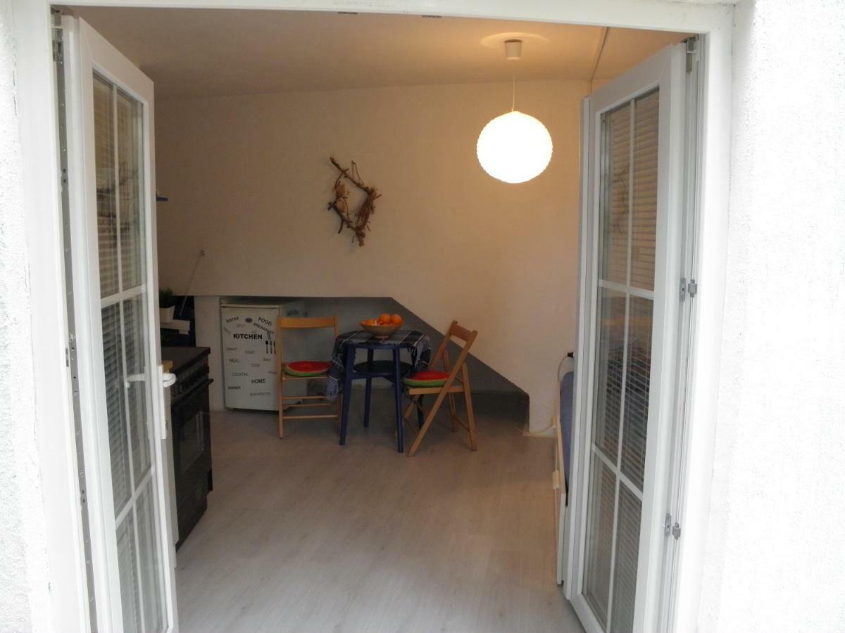 Hana Beach Apartment Novalja Exterior photo